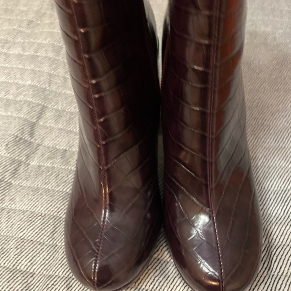 Like New Rachel Zoe Maya Platform Bootie Crocodile Embossed In Deep Mahogany - Picture 7 of 7